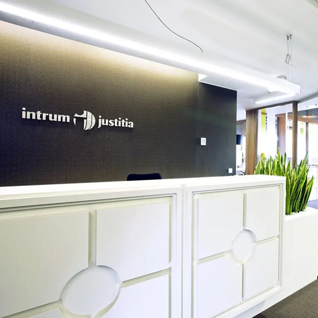 Intrum Justitia
